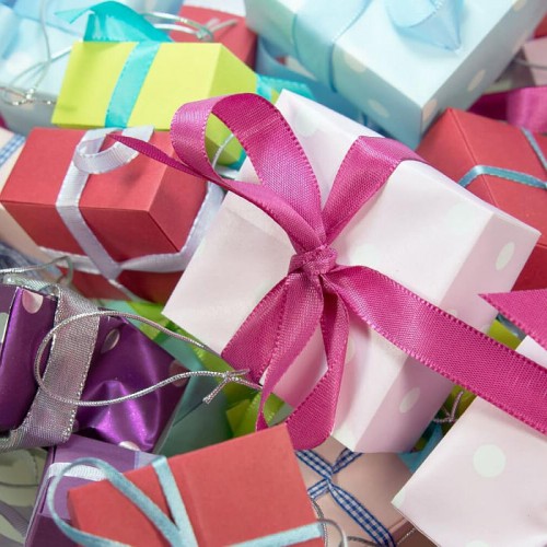 Как дарить подарки: изучаем нормы этикета